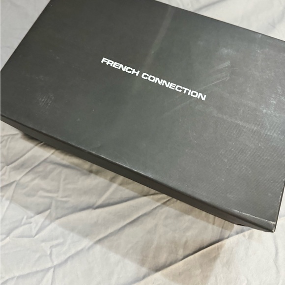 NWT French Connection UK (ergo, the FCUK logo) slip on sneakers in cream - Picture 2 of 8